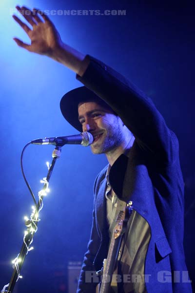 THE VEILS - 2009-04-29 - PARIS - La Maroquinerie - Finn Andrews